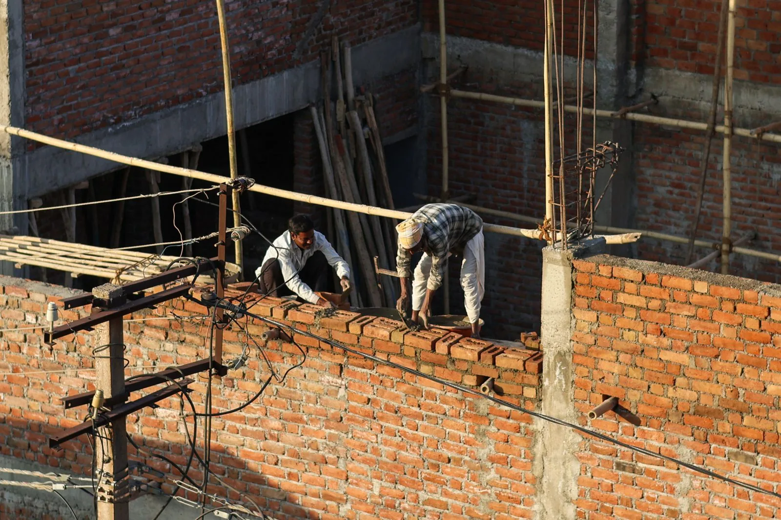 Labour contracts construction activity